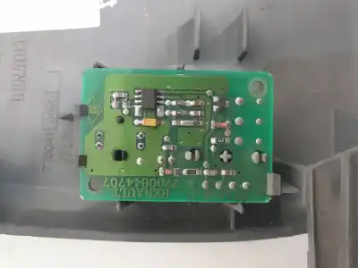 Pezzo di ricambio per auto di seconda mano luce interna per renault clio ii fase i (b/cbo) d7f720 riferimenti oem iam 7700410612  
