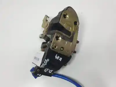 Second-hand car spare part front right door lock for kia carnival d/j3 oem iam references 