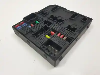 Pièce détachée automobile d'occasion boîtes à fusibles pour nissan qashqai (j11) hra2 références oem iam 284b75na0a  