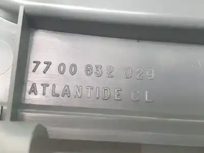 Автозапчасти б/у внутренний свет за renault megane i scenic (ja0) k7m702 ссылки oem iam 7700832029  93176210