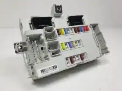 Автозапчасти б/у блок реле/предохранителей за jeep cherokee (kl) ebt ссылки oem iam 68233381ac