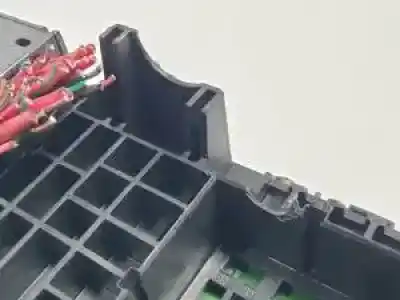 Автозапчасти б/у блок реле/предохранителей за jeep cherokee (kl) ebt ссылки oem iam 68193002af  