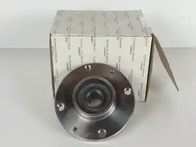 Pièce détachée automobile d'occasion Moyeu De Roue pour CITROEN SAXO D-VJX Références OEM IAM 330749  