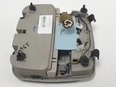 Second-hand car spare part interior light for kia opirus (gh) 3.5 oem iam references 928303f0  