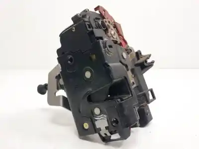 Автозапчасти б/у замок задней левой двери за audi a4 avant (8e) ake ссылки oem iam 8e0839015o