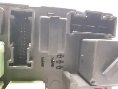 Автозапчасти б/у блок реле/предохранителей за land rover range rover iii (l322) 3.0 d 4x4 ссылки oem iam 518776117  yqe000351