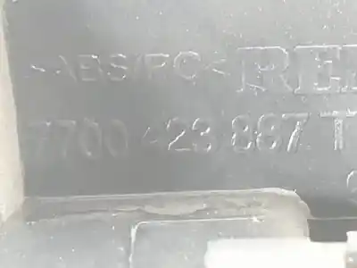 Автозапчасти б/у левая задняя внутренняя ручка за renault clio ii fase ii (b/cb0) k9k704 ссылки oem iam 7700423887  