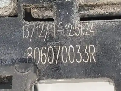 Pièce détachée automobile d'occasion poignée de porte avant gauche pour renault megane iii berlina 5 p k9k656 références oem iam 806070033r  