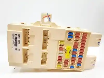 Автозапчасти б/у блок реле/предохранителей за ssangyong tivoli 173910 ссылки oem iam 8215035032  