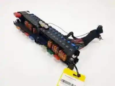 Peça sobressalente para automóvel em segunda mão caixa de fusíveis e relés por bmw serie 3 coupe (e46) 226s1 referências oem iam 83645329