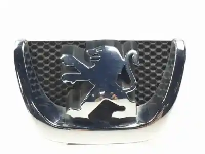Peça sobressalente para automóvel em segunda mão grelha frontal por peugeot 207 9h01 referências oem iam 