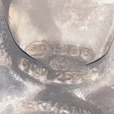 Автозапчасти б/у передняя правая кулачка за skoda fabia (5j2) cbzc ссылки oem iam 6q0256s  