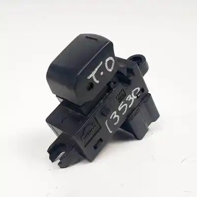 Peça sobressalente para automóvel em segunda mão botão / interruptor elevador vidro traseiro direito por nissan note (e11e) k9k276 referências oem iam 25411ed00b