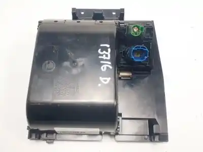 Автозапчастина б/у попільничка для skoda superb (3v3) crlb посилання на oem iam 3v1863077a  
