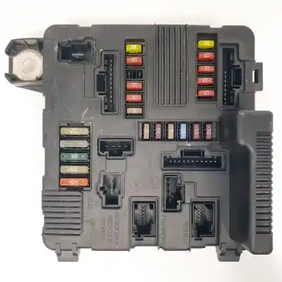 Pièce détachée automobile d'occasion boîtes à fusibles pour renault scénic ii (jm0/1_) 2.0 (jm05, jm0u, jm1n, jm1u, jm2v) références oem iam s118399200f  8200306032c