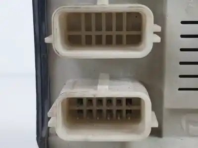 İkinci el araba yedek parçası röle/sigorta kutusu için renault megane ii familiar k4mc8 oem iam referansları 8200455424  5190830a8