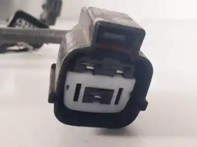 Second-hand car spare part fuse box unit for ssangyong tivoli 173910 oem iam references 8235035320  