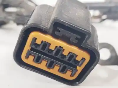 Second-hand car spare part fuse box unit for ssangyong tivoli 173910 oem iam references 8235035320  