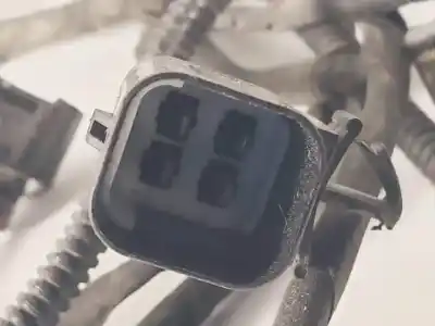 Second-hand car spare part fuse box unit for ssangyong tivoli 173910 oem iam references 8235035320  