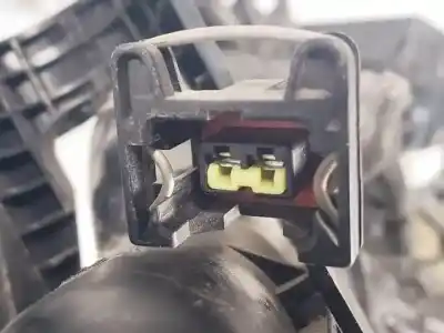 Second-hand car spare part fuse box unit for ssangyong tivoli 173910 oem iam references 8235035320  