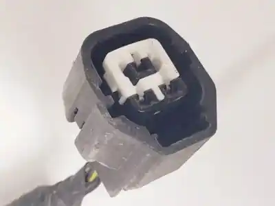 Second-hand car spare part fuse box unit for ssangyong tivoli 173910 oem iam references 8235035320  