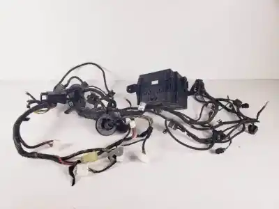 Second-hand car spare part fuse box unit for ssangyong tivoli 173910 oem iam references 8235035320  