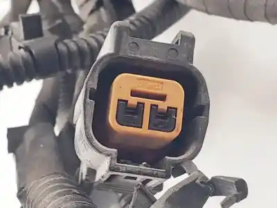 Second-hand car spare part fuse box unit for ssangyong tivoli 173910 oem iam references 8235035320  