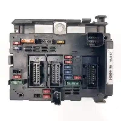 Pièce détachée automobile d'occasion boîtes à fusibles pour peugeot 307 break / sw (s1) rhy(dw10td) références oem iam 9650664180