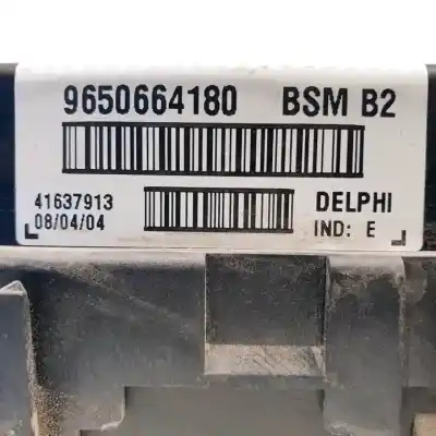 Pièce détachée automobile d'occasion boîtes à fusibles pour peugeot 307 break / sw (s1) rhy(dw10td) références oem iam 9650664180  