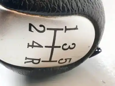 Pièce détachée automobile d'occasion levier pour toyota yaris (ksp9/scp9/nlp9) 2szfe références oem iam 335300d040  