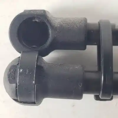 Pièce détachée automobile d'occasion vérin de hayon / coffre pour toyota yaris (ksp9/scp9/nlp9) 2szfe références oem iam 689600d010  689500d020