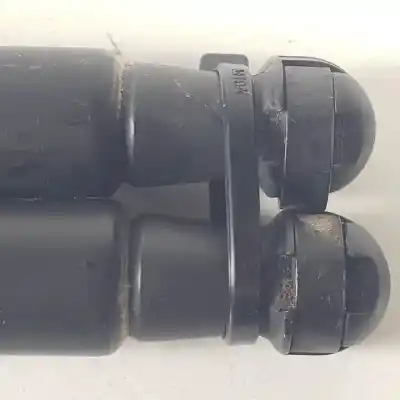 Pièce détachée automobile d'occasion vérin de hayon / coffre pour toyota yaris (ksp9/scp9/nlp9) 2szfe références oem iam 689600d010  689500d020