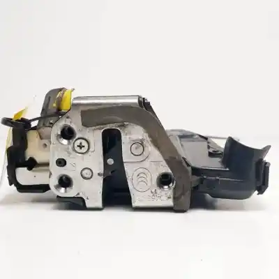 Second-hand car spare part left front door lock for toyota rav 4 (a3) 1azfe oem iam references   