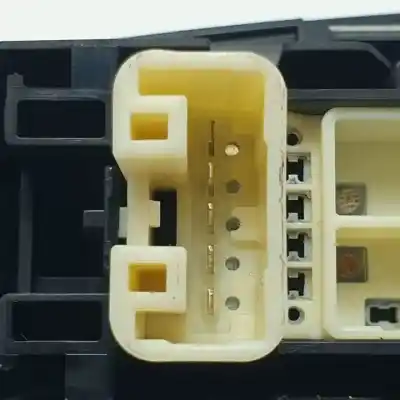 Second-hand car spare part rear left power window switch for toyota rav 4 (a3) 1azfe oem iam references 7427242010  