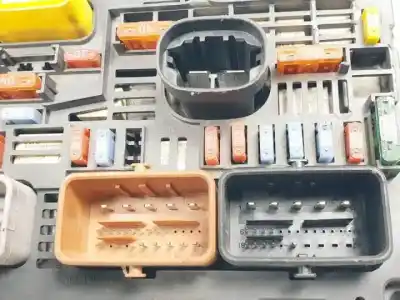 Peça sobressalente para automóvel em segunda mão caixa de fusíveis e relés por citroen c4 picasso i monospace (ud_) 2.0 hdi 138 referências oem iam 9664705880  