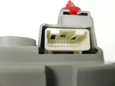 Peça sobressalente para automóvel em segunda mão luz interior por toyota corolla (e21) 2zrfxe referências oem iam 8126002a60c0  