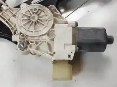 Peça sobressalente para automóvel em segunda mão elevador de vidros dianteiro direito por bmw serie 1 berlina (e81/e87) 204d4 referências oem iam 7067796  