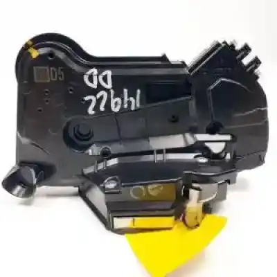 Second-hand car spare part front right door lock for toyota corolla (e21) 2zrfxe oem iam references   