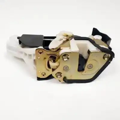 Second-hand car spare part rear right door lock for mitsubishi montero (v60/v70) d-4m41 oem iam references 