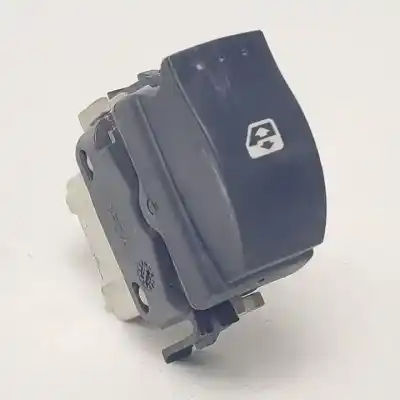 Автозапчасти б/у выключатель переднего правого окна за renault clio ii fase ii (b/cb0) k4j711 ссылки oem iam 