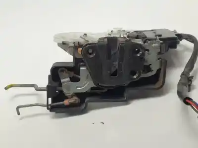 Second-hand car spare part left front door lock for kia carnival d/j3 oem iam references 813104d040