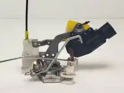Tweedehands auto-onderdeel deurslot rechts voor voor toyota aygo (kgb/wnb) 1kr-fe oem iam-referenties 