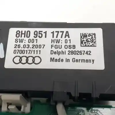 Автозапчастина б/у внутрішне світло для audi a4 cabrio (8h) bpw посилання на oem iam 8h0951177a  