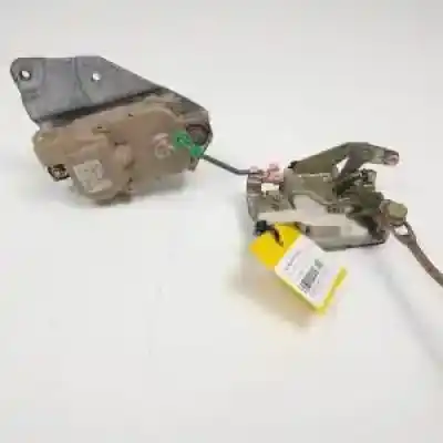 Second-hand car spare part left front door lock for opel frontera a c20ne oem iam references 8944500111