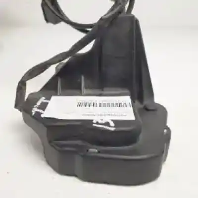 Second-hand car spare part left side door lock for kia carnival d/j3 oem iam references   