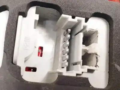 Автозапчасти б/у правый задний фонарь за renault clio ii fase ii (b/cb0) k9ka7 ссылки oem iam 8200071414  