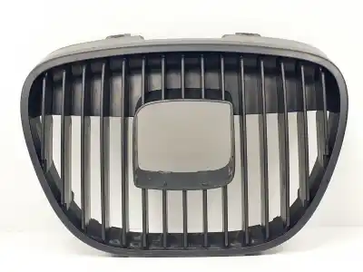 Автозапчасти б/у ПЕРЕДНЯЯ РЕШЕТКА за SEAT IBIZA (6L1)  ссылки OEM IAM 6L0853651  6L0853654