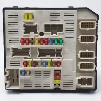 Peça sobressalente para automóvel em segunda mão caixa de fusíveis e relés por renault megane iii berlina 5 p k4m848 referências oem iam 519339311