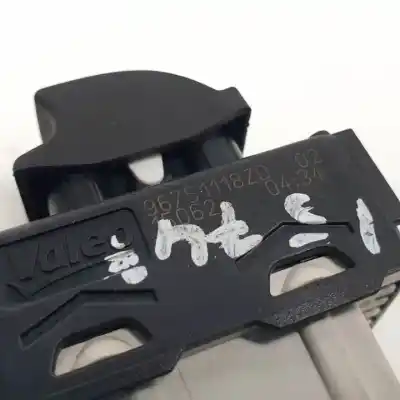 Автозапчасти б/у выключатель переднего правого окна за peugeot 208 hm01 ссылки oem iam    Автозапчасти б/у выключатель переднего правого окна за peugeot 208 hm01 ссылки oem iam