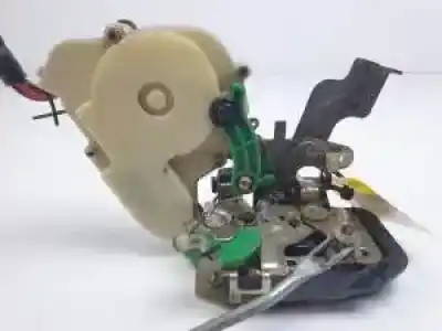 Second-hand car spare part left front door lock for kia sorento (bl) d4cb oem iam references   